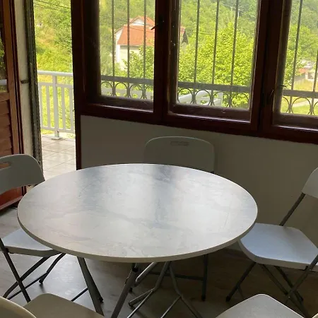 Вилла Big For A Familly!! Hadzici